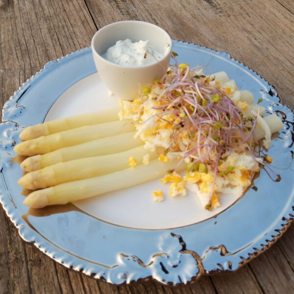 Bornemse asperges met kruidsausje & eitjes